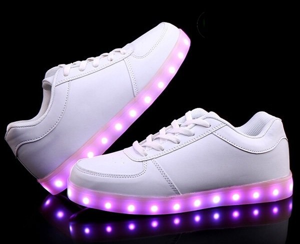 подаръци за деца LED обувки