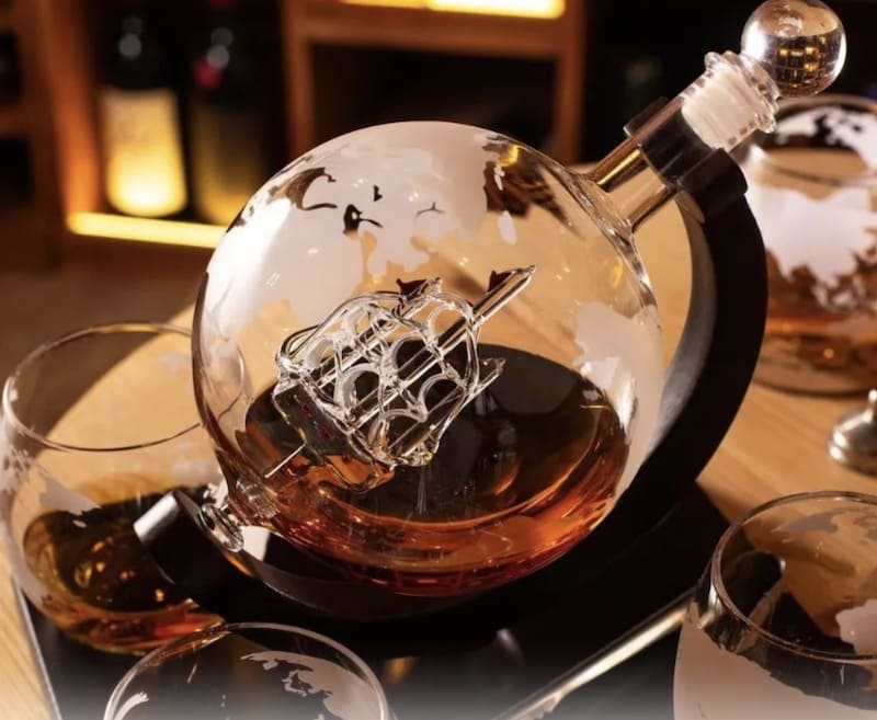 Комплект Globe Whisky - Луксозен стъклен глобус + чаши + ледени камъни + щипки и аксесоари